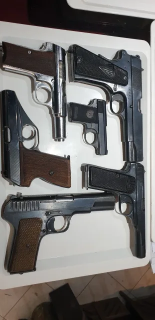 Stari pištolji posle vraćanja u istorijski autentično stanje